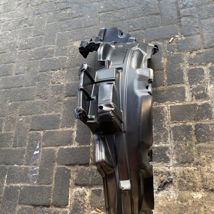 Liner Fender Grand avanza 2016 up dual vvti