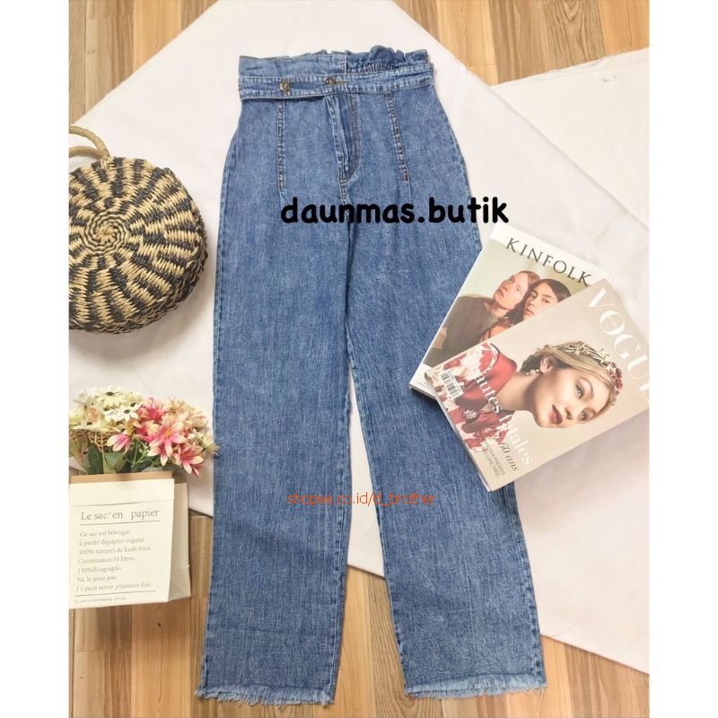 LEMIA BAGGY JEANS SNOW DENIM SABUK KANCING KOREAN STYLE OOTD OUTFIT