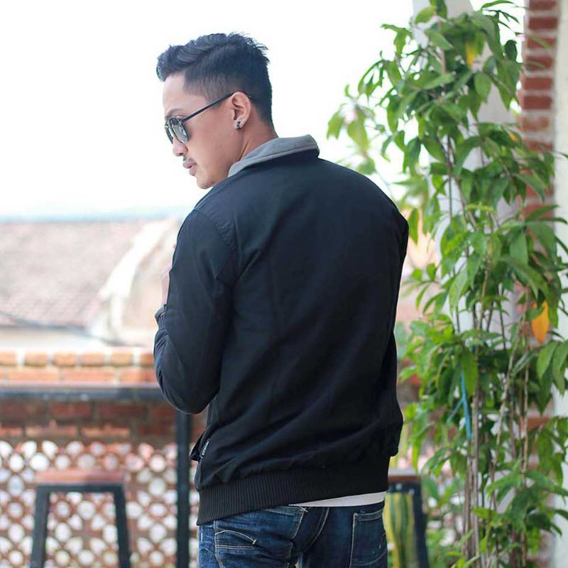 Jaket Kasual Pria Sweater Distro Premium Trendy Original