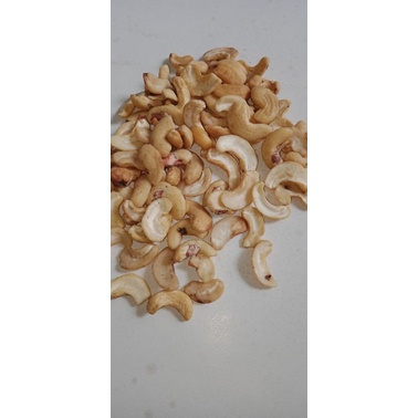 

Kacang Mede BelahCampur