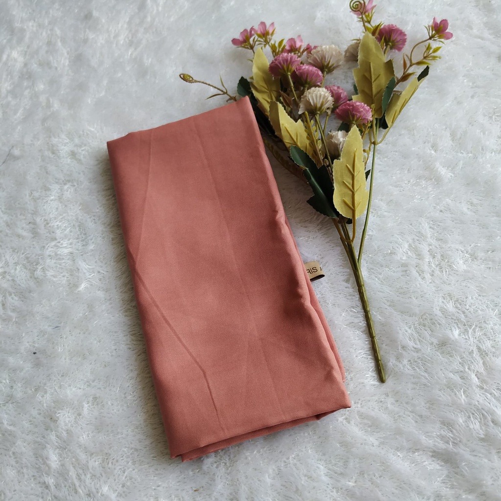 PARIS PREMIUM PARIS AMOUR HIJAB SEGI EMPAT-rasberry
