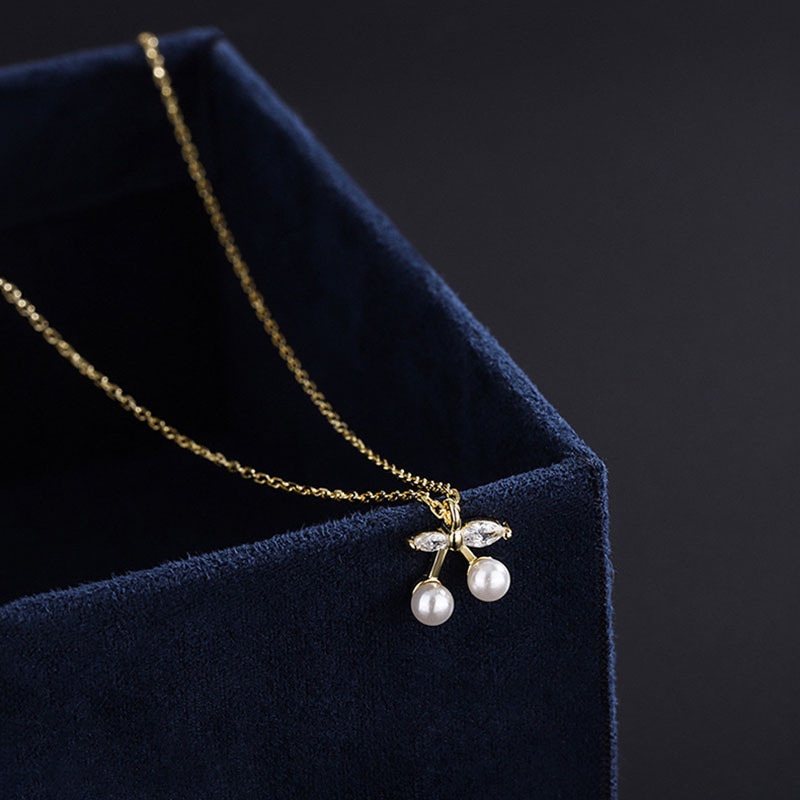 Kalung Rantai Klavikula Hias Liontin Cherry Kristal Warna Silver Untuk Perempuan