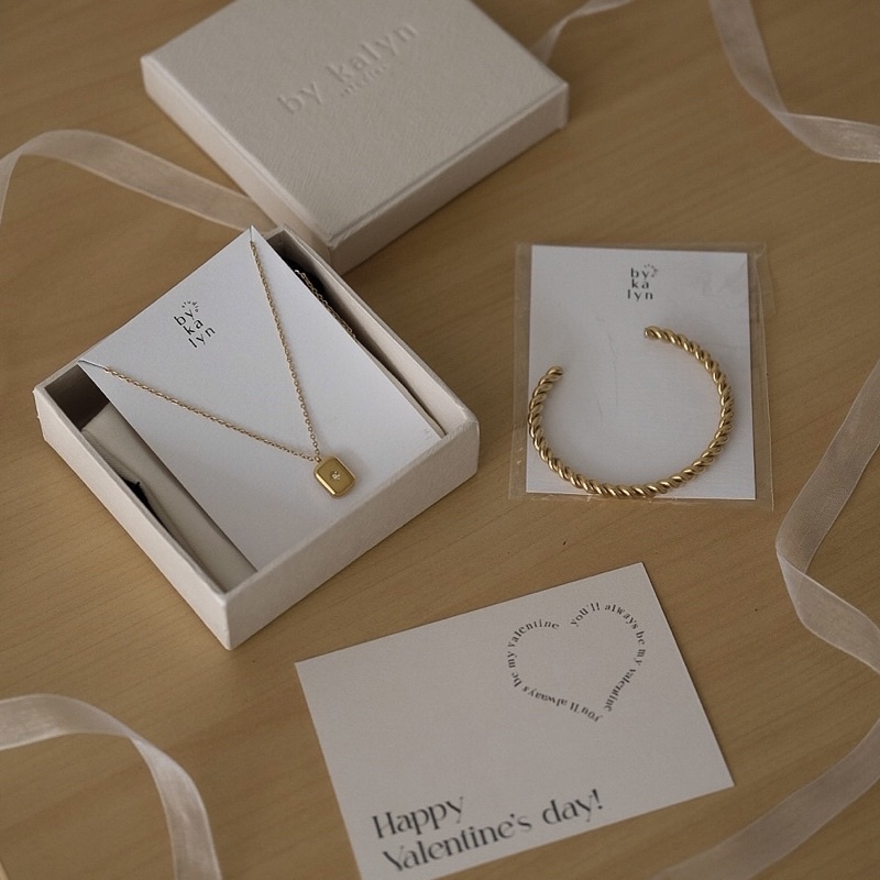 

Jewelry Gifting Option| Tambahan jewelry Gift Box / Hard Box / Hadiah Kado Ulang Tahun