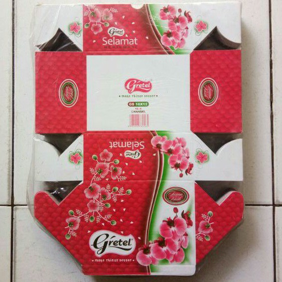 

Dus Box Nasi Kue Snack Gretel 12 X 16 CM / GS Motif 12 X 16 CM Gretel Isi 100 PCS