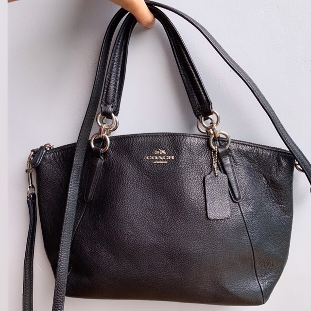 Preloved coach kelsey small black second murah