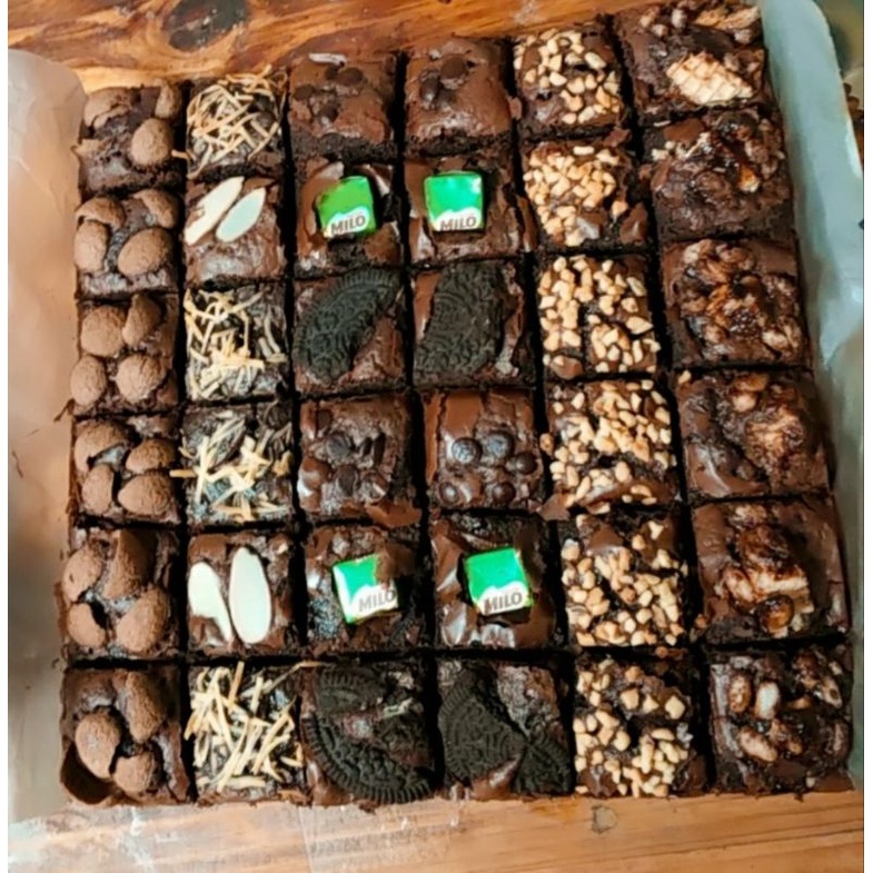 Jual Brownies Fudgy Shiny 20x20 isi 36 sekat Indonesia