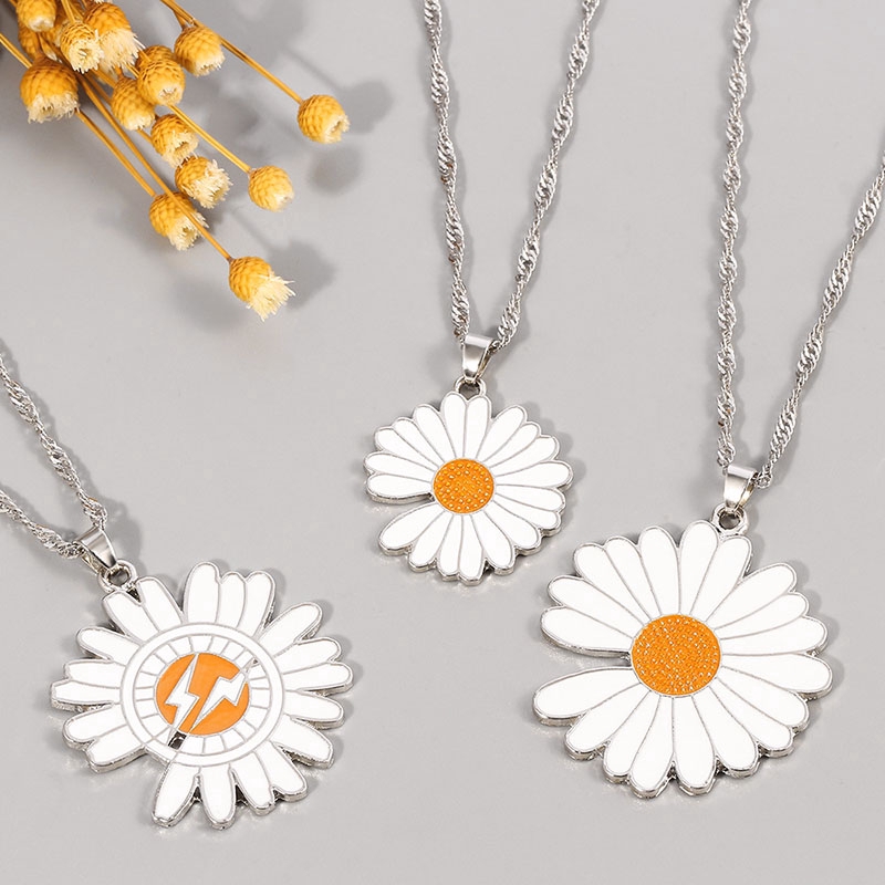 Kalung Korean GD Pmo Daisy Necklace Men&amp;Women Hip-hop Jewelry Accessories Daisy Pendant