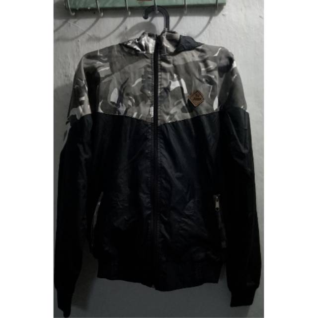 Preloved Jaket VJ JUMP
