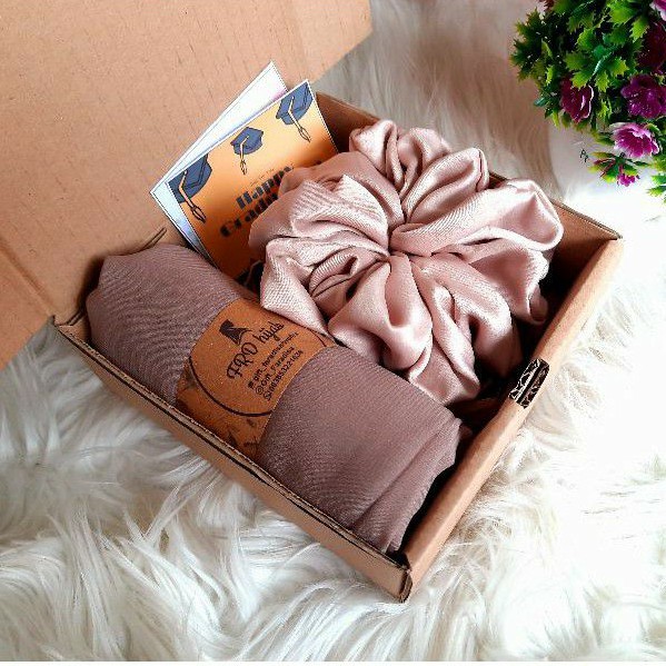 HAMPERS HIJAB SCRUNCHIE GIFT BOX