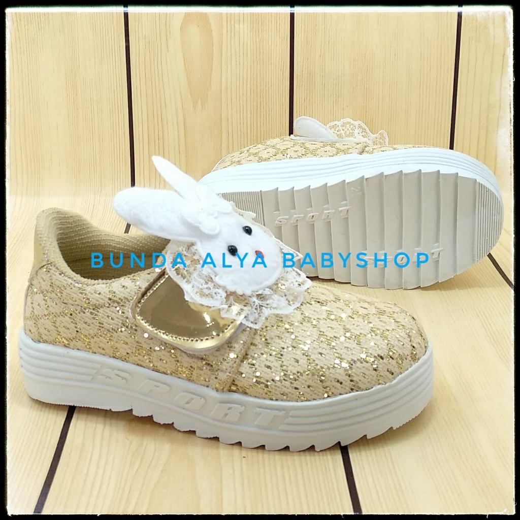 Sepatu Anak Perempuan Usia 4 Tahunan Size 29 Boneka Kelinci KREM - Sepatu Anak Cewek TK PAUD Anti Licin Alas Karet