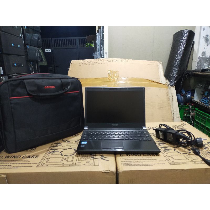 Laptop Core i7 Toshiba R930 Ram 4Gb SSD 240gb