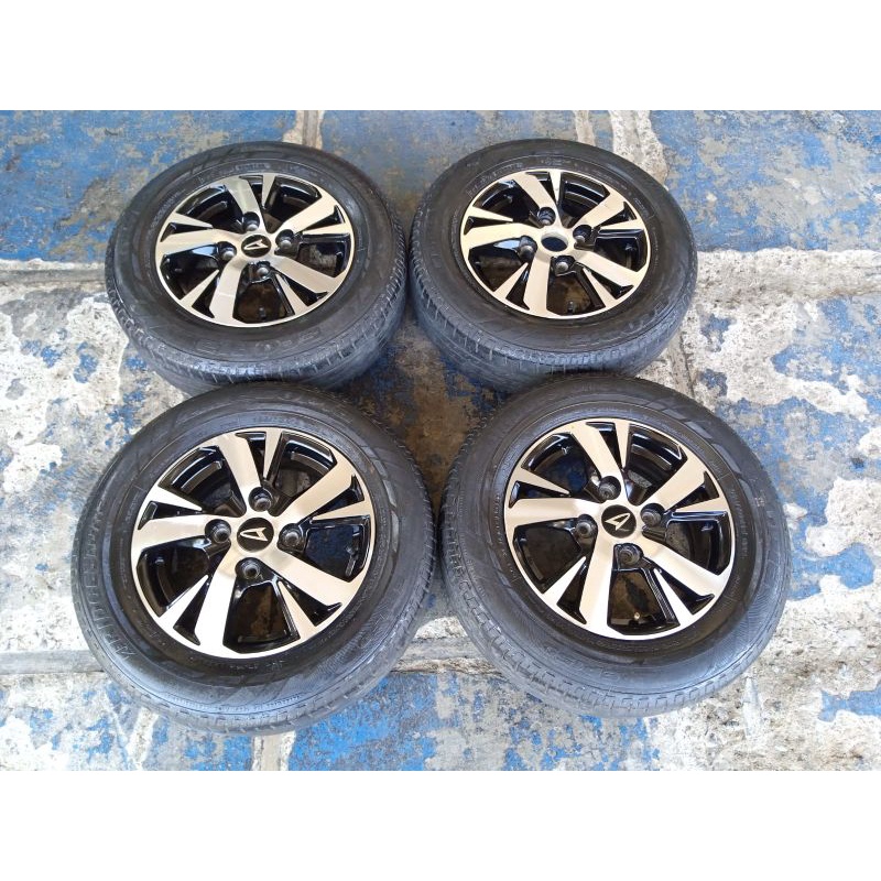 VELG SEKEN BEKAS COPOTAN MOBIL REPLIKA XENIA RING 14 + BAN 185 70 R14
