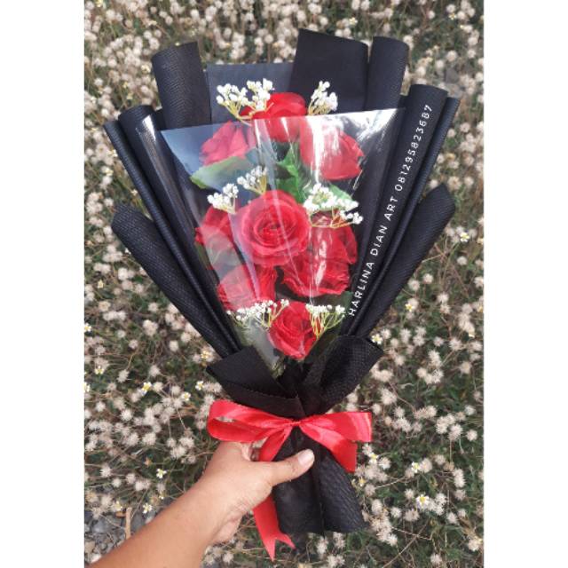 Buket bunga plastik cantik mewah buat kado wisuda ultah Buket bunga plastik cantik mewah buat kado wisuda ultah