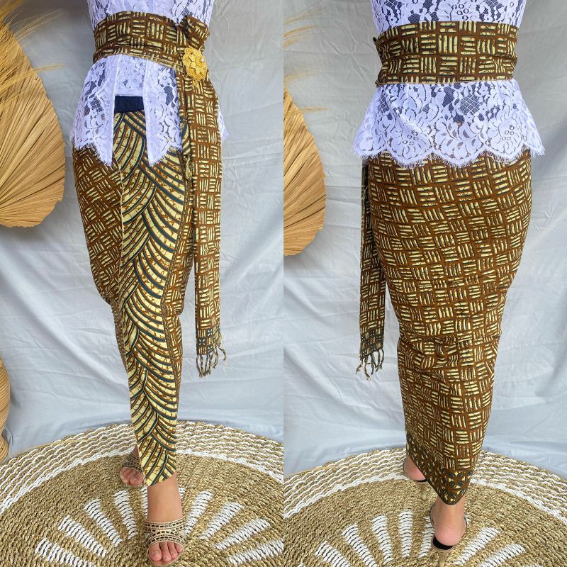 Kebaya Bali By Ani Kamen Batik Indigo + Selendang