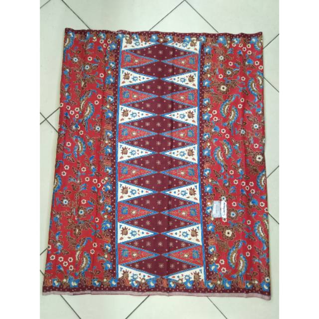 Kain sarung batik perempuan motif bunga-bunga merah
