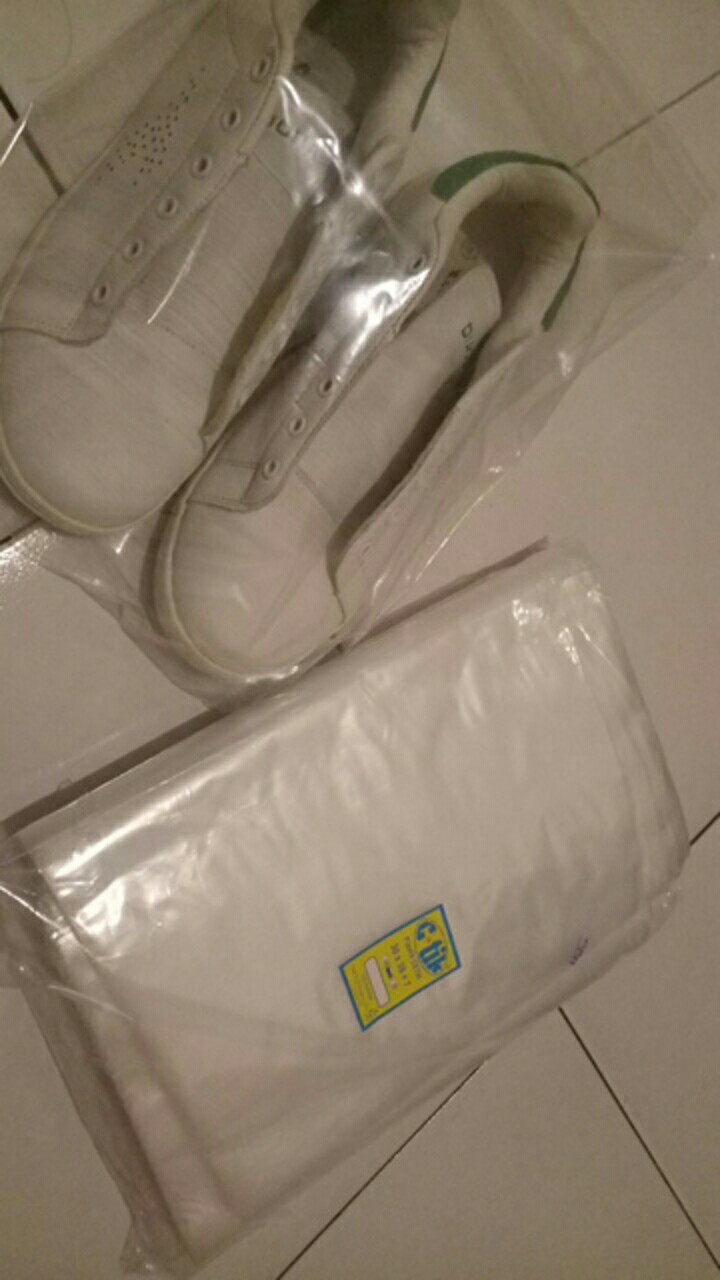 Plastik Klip Pond Oval Plong (tebal) 30x38+7/ 30x45 Isi 100 Lembar. Bening,susu,hitam