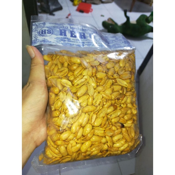 

Kacang Bawang Rempah Asin Renyah Enak Kemasan 1 Kg