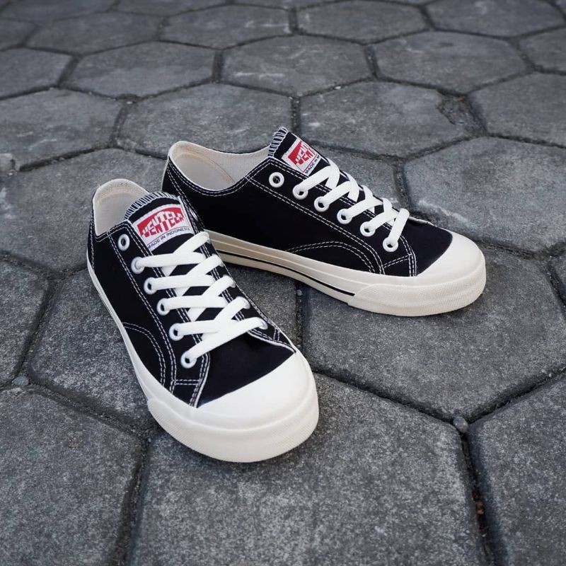 Ventela Basic Low Black