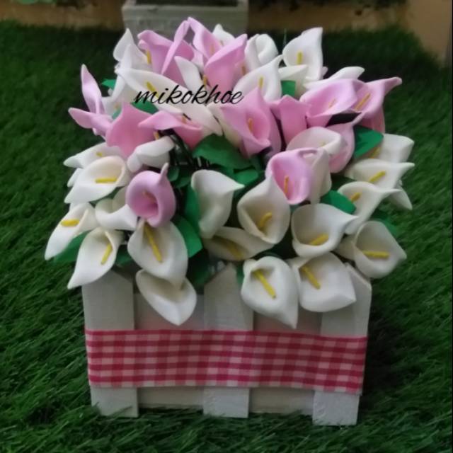 Bunga Pajangan Hiasan Meja Lyli Pinky White