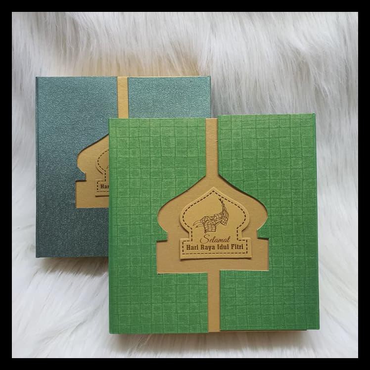 

Box 23X23X8CM Magnet Tengah Logo Idulfitri /Kotak Kue / Box Lebaran