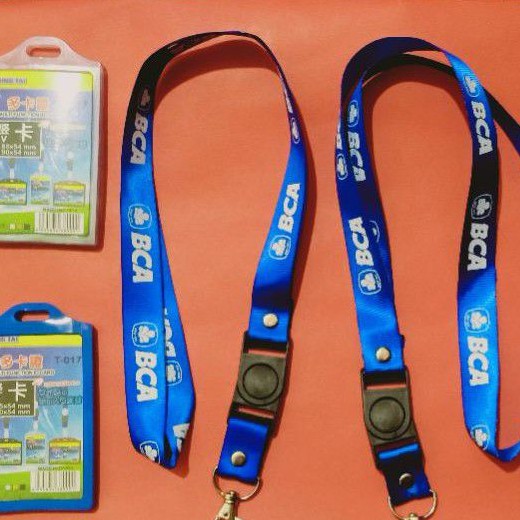 

Bank BCA Lanyard Tali Gantungan ID Card-Holder NameTag Berlogo paket Murah
