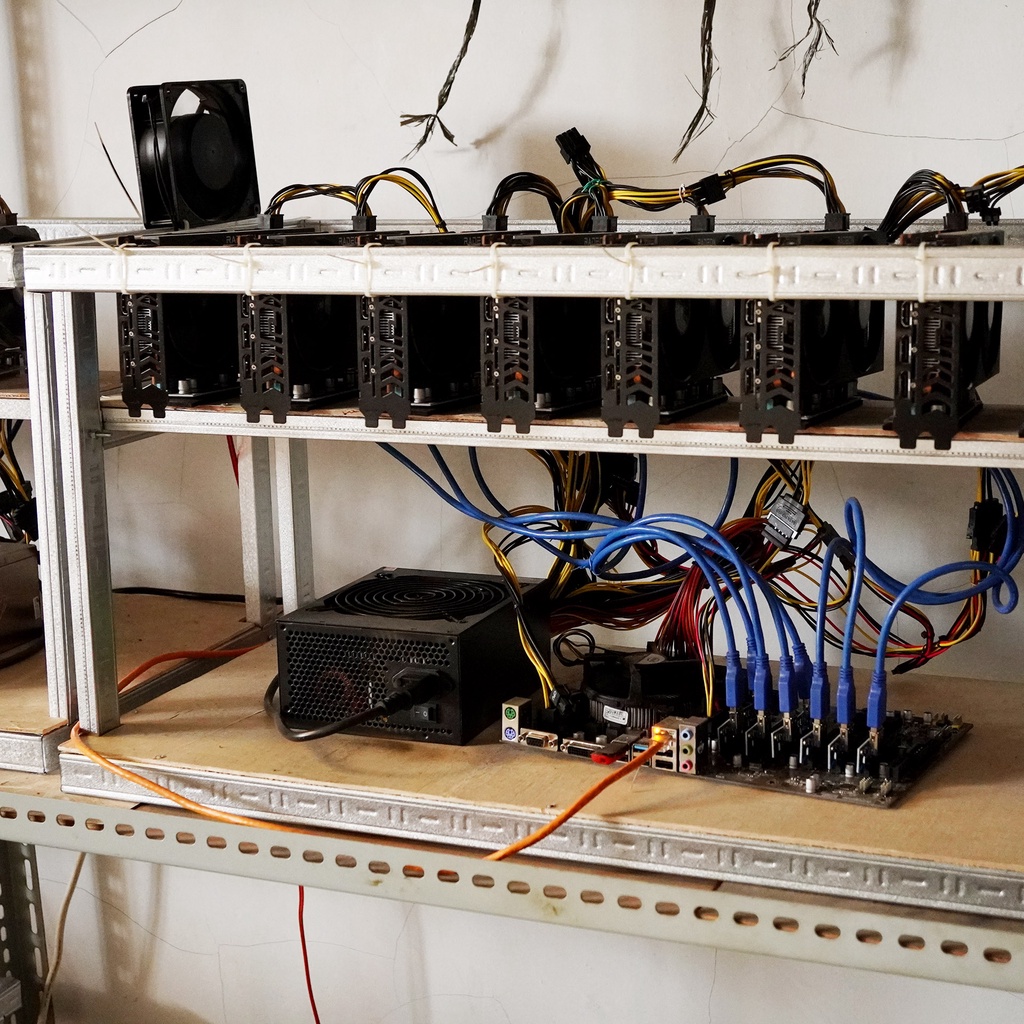 OPEN CASE MINING RIG RAK MINING 10 GPU VGA RINGAN DAN KOKOH