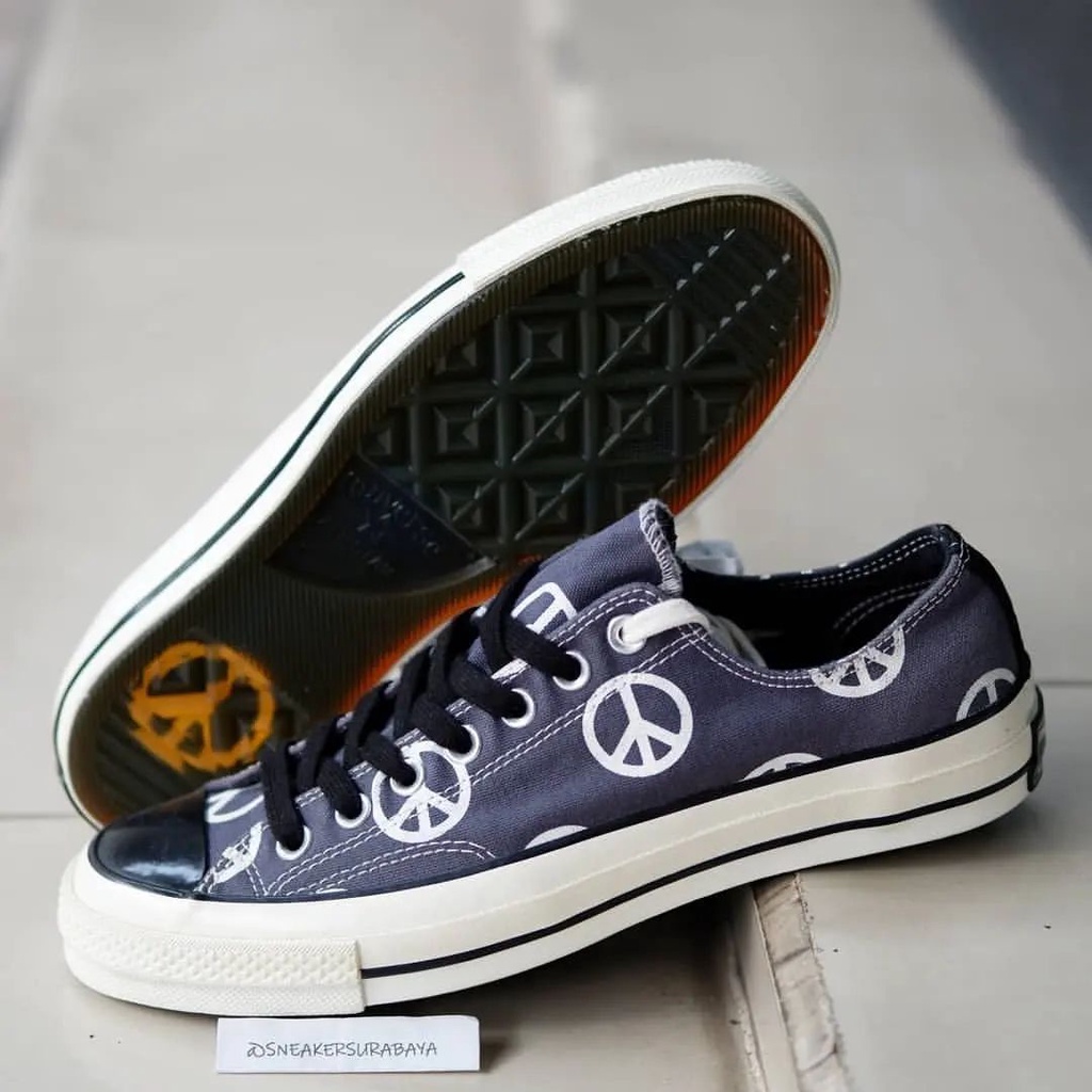 Converse Chuck Taylor 1970s Ox &quot;Peace Flag&quot; CT 70 CT 70s