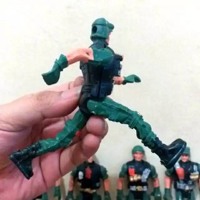 sofi.id MAINAN ROBOT TENTARA KTG ID 26 RB