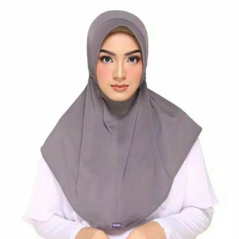 Kerudung Bergo Instan Elzatta Hitam Putih Zaria Sahara Hijab Serut Belakang Jilbab Instant Polos-Abu tua