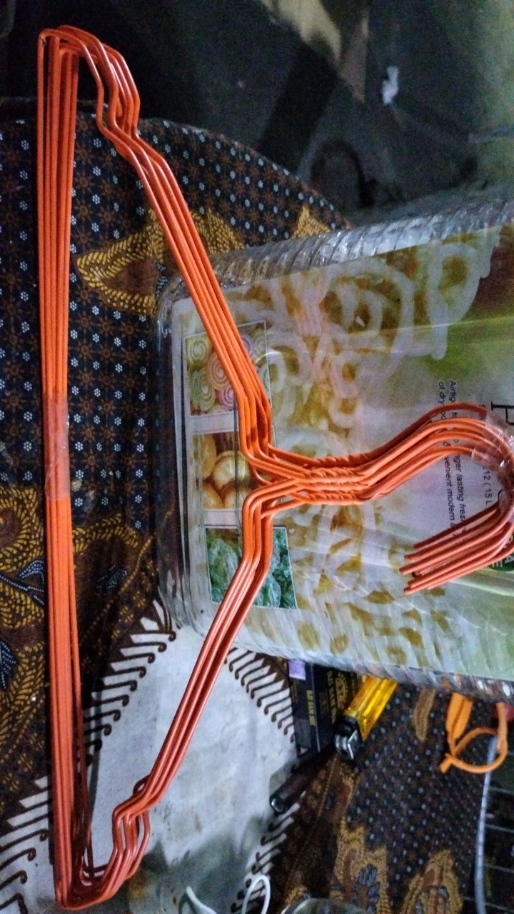 Hanger Kawat ( Isi 10 )