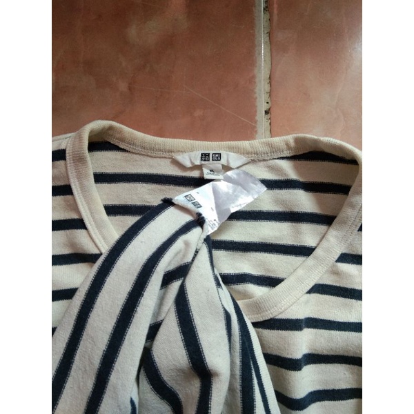 kaos salur uniqlo second original