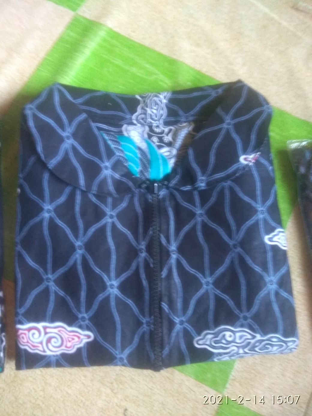 Batik Couple Batik Keluarga Ibu Ayah Dan Anak Maura Couple Sania Ruffle Modern ( Madu Hijau )