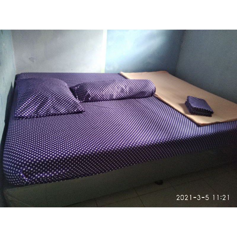 SPREI POLKADOT / Sprei homemade