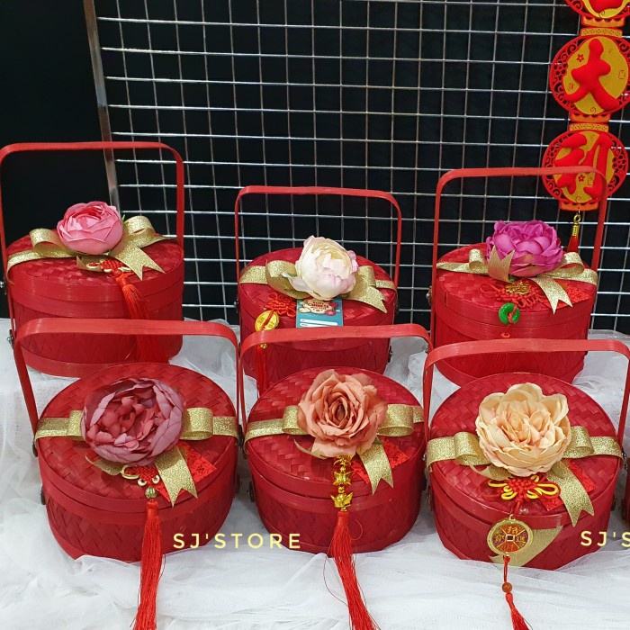 

Hiasan bunga box hampers cny imlek 2021