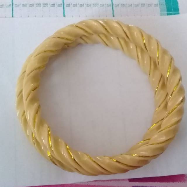 Gelang khas NTT