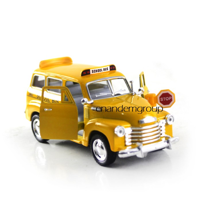 Diecast Miniatur Mainan Mobil Chevrolet Metal Besi Bus Sekolah - Kuning