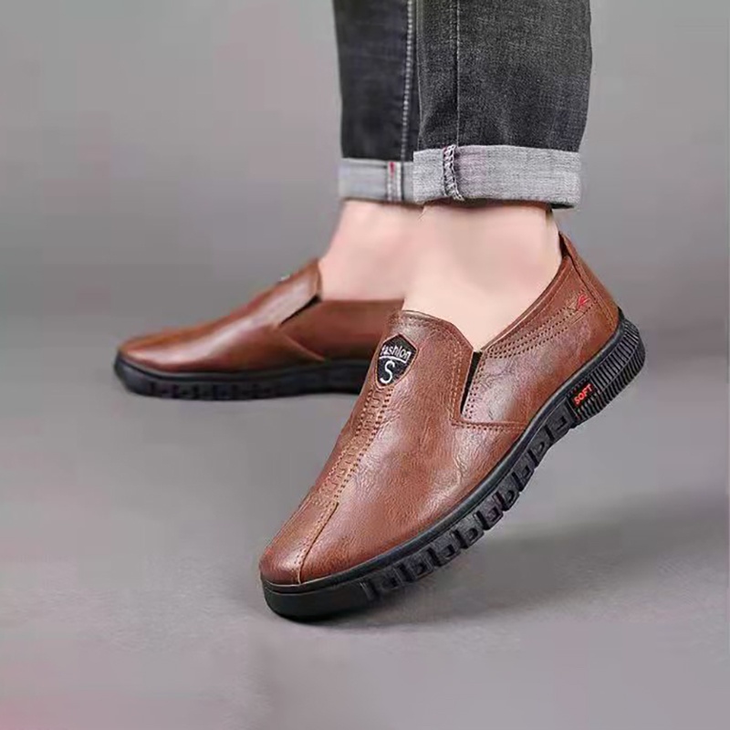 Highland Sepatu Slip On Pria PU Leather Sepatu Pria Kasual Fashion Formal Pantofel Shoes MC413