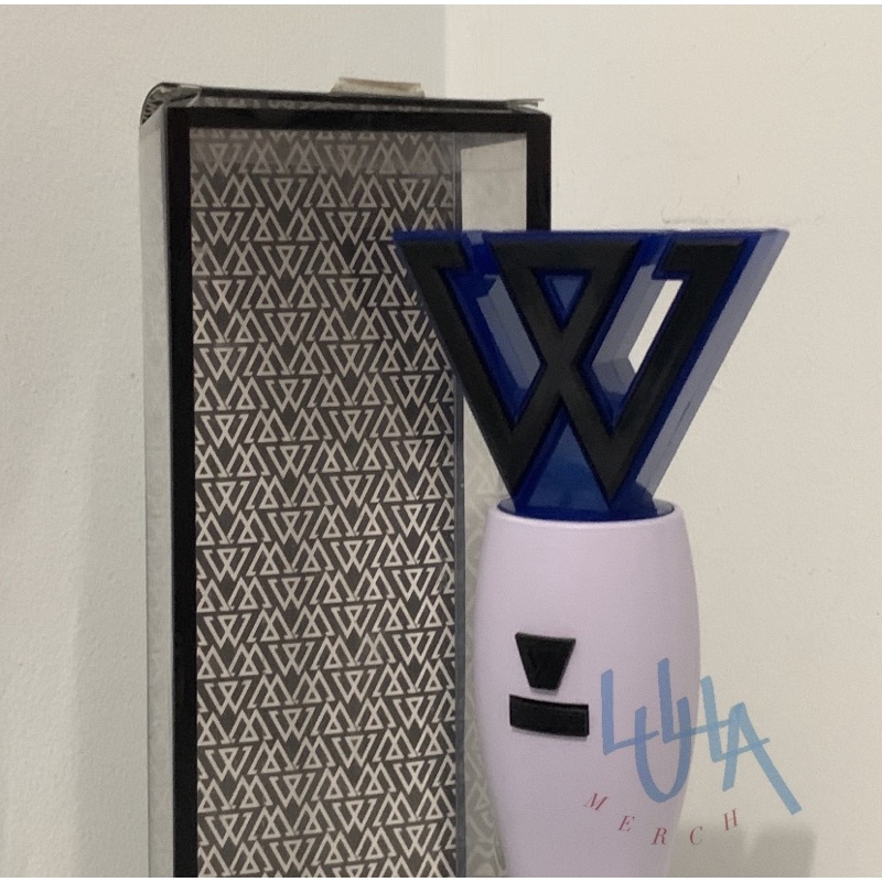 [BOOKED] Official Lightstick Winner Ver. 1
