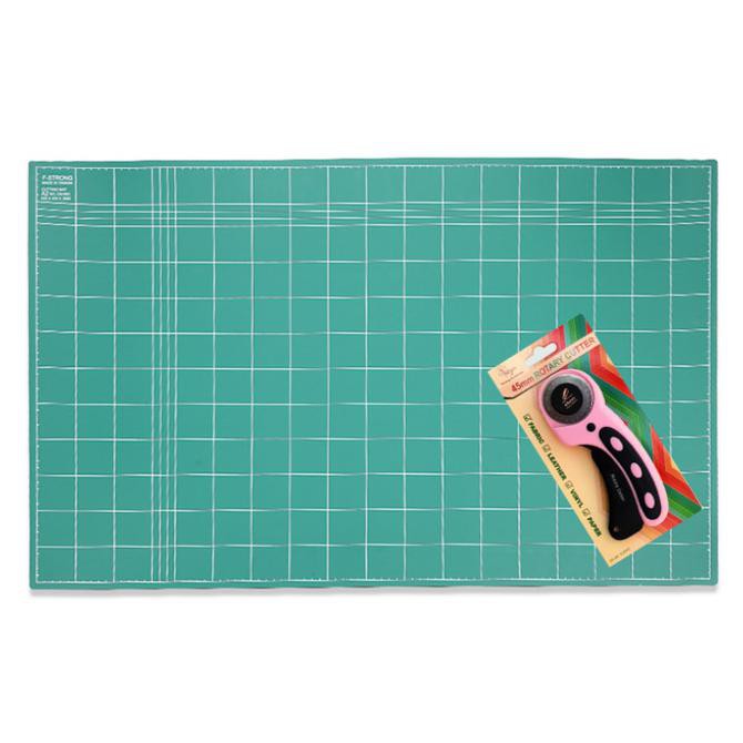 

JUAL MURAH Paket Hemat Cutting Mat A2 (2 sisi) + Rotary Cutter Freya + Refill