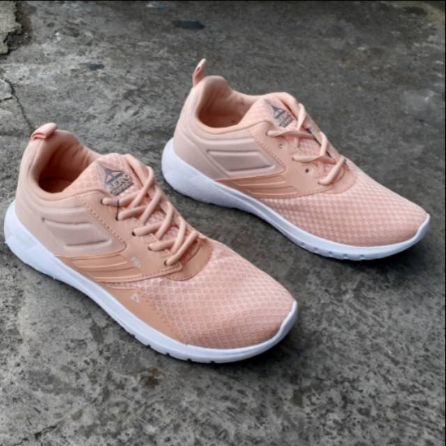 Sepatu wanita aero
