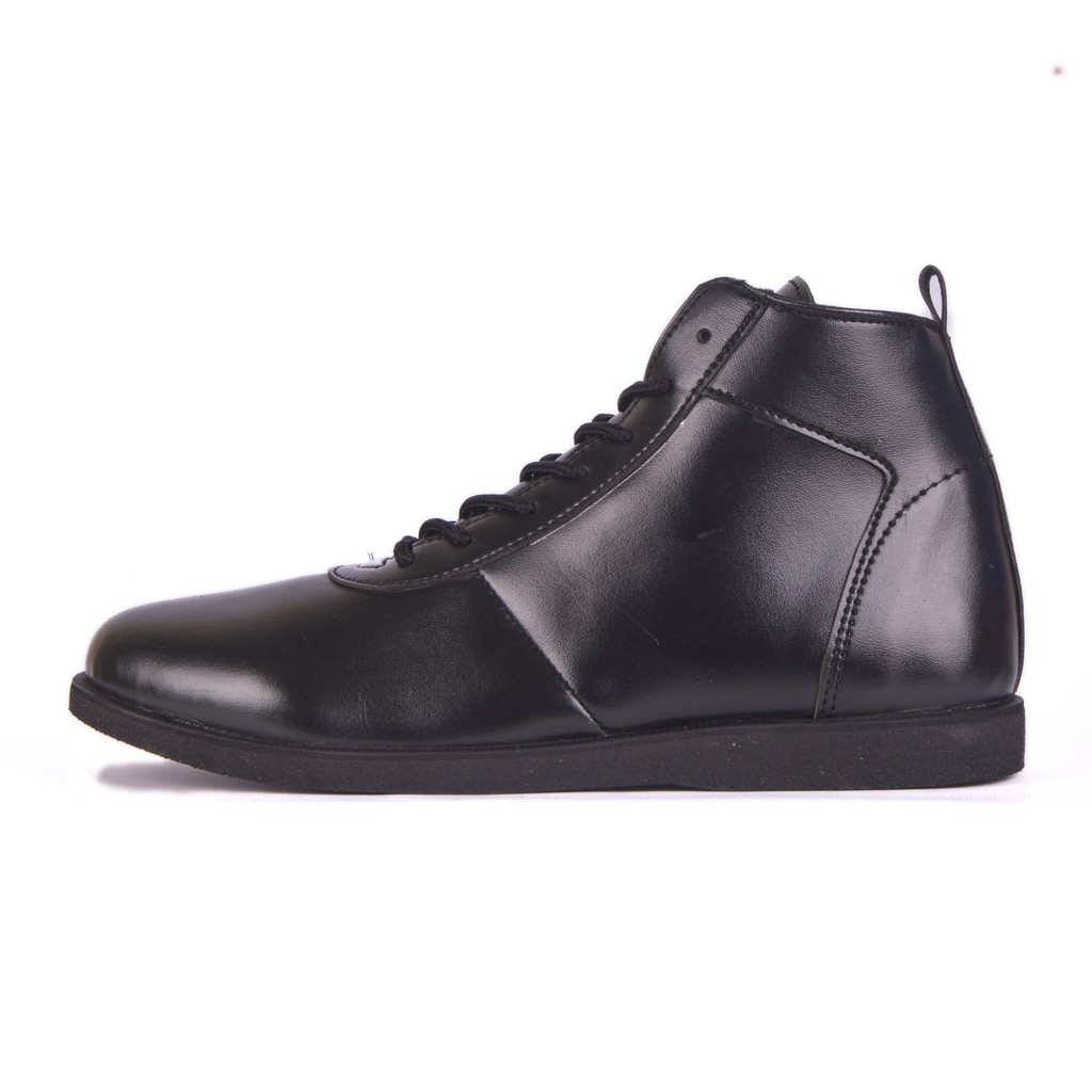 Sepatu casual boot sepatu pria