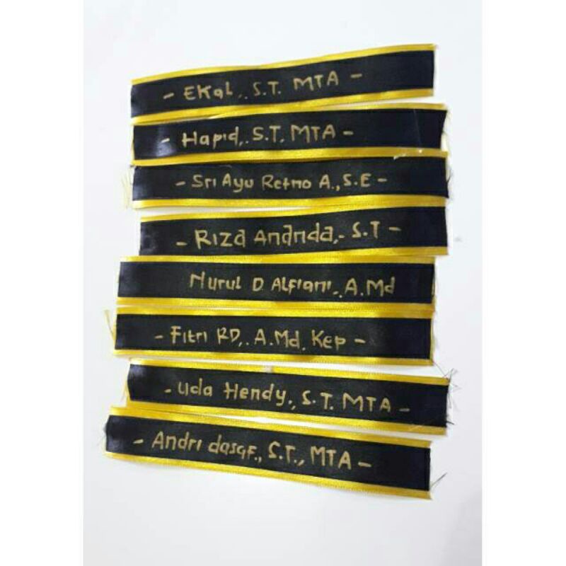 add nama untuk selempang boneka wisuda