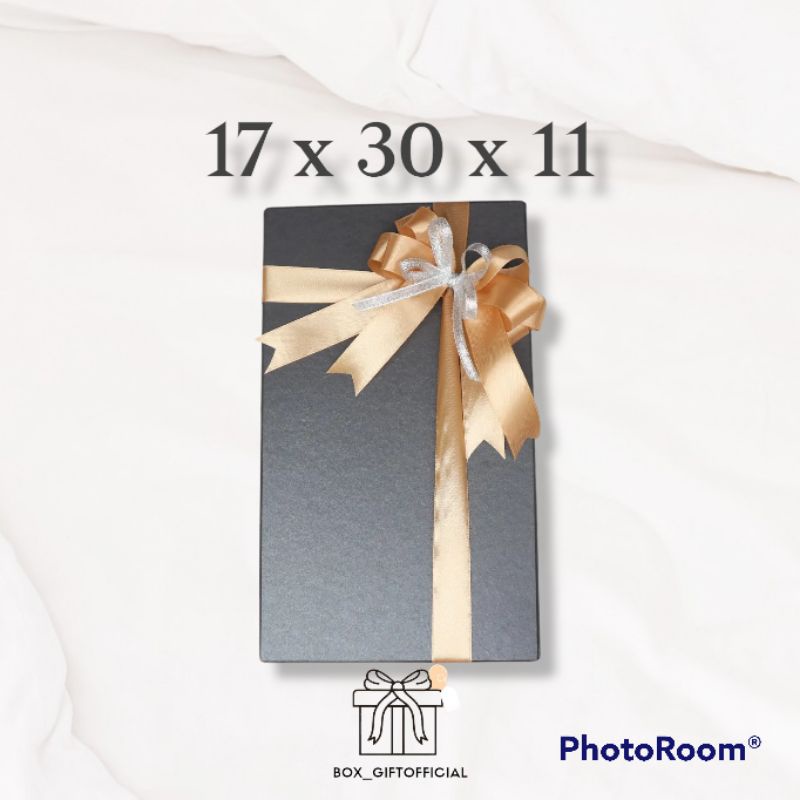 

GIFT BOX | KOTAK HADIAH Panjang 30cm X Lebar 17cm X Tinggi 11cm
