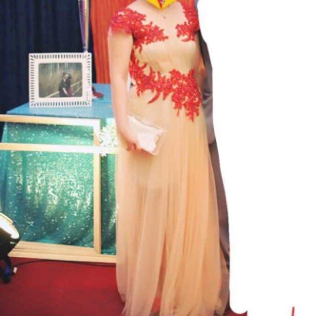 dress pesta preloved dewi roam signature