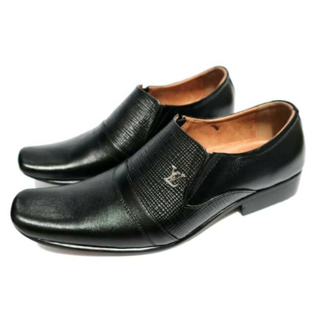 Sepatu Pantofel LOUIS VUITTON Kulit Asli / Pantofel Pria / Sepatu Formal LV Kulit Asli Murah - 837