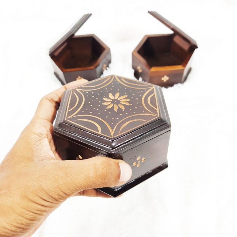 Kotak Box Cincin Prisma Kayu Jati