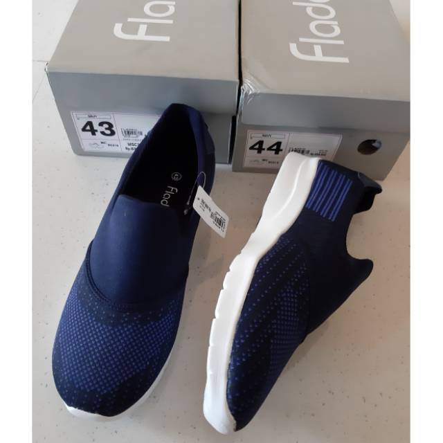 Sepatu sneakers cowok sport fladeo ori size 43 44