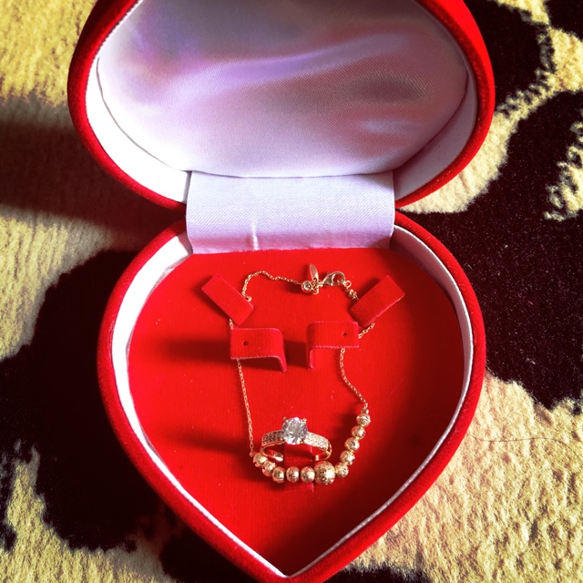 BELUGA JEWELRY ORIGINAL | Perhiasan | Emas | Gelang | Cincin | Accecories | Permata | Swarozki