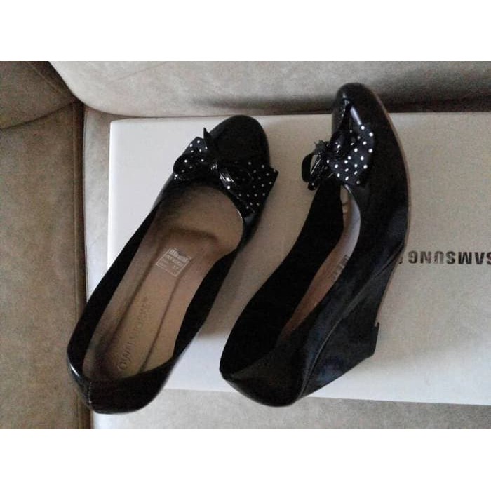 flat shoes wanita / Wedges Glossy Pita Polkadot / flat shoes hitam