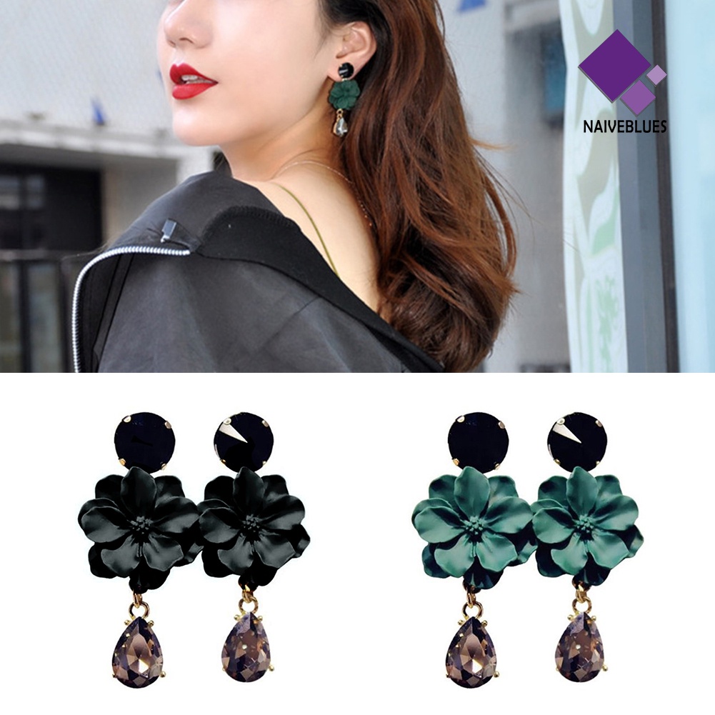 Anting Panjang Bentuk Bunga Gaya Vintage Untuk Wanita